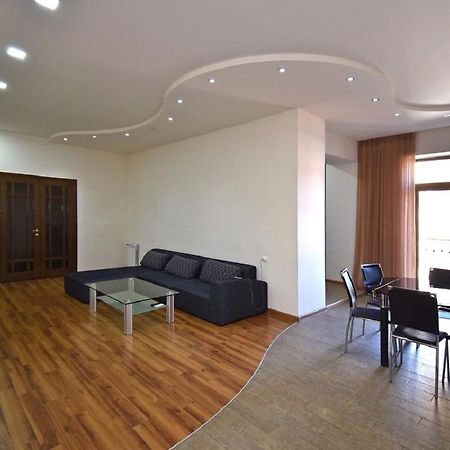 Tumanyan Street 3 Bedroom Deluxe Apartment With Large Balcony Tm662 Yerevan Ngoại thất bức ảnh