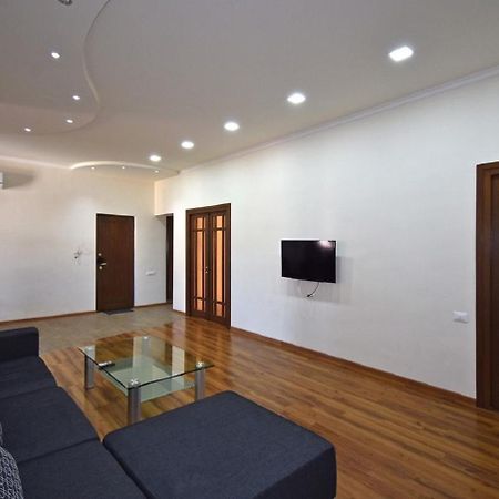 Tumanyan Street 3 Bedroom Deluxe Apartment With Large Balcony Tm662 Yerevan Ngoại thất bức ảnh