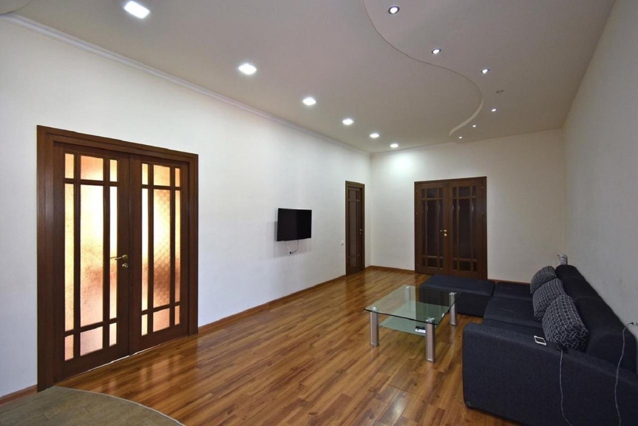 Tumanyan Street 3 Bedroom Deluxe Apartment With Large Balcony Tm662 Yerevan Ngoại thất bức ảnh