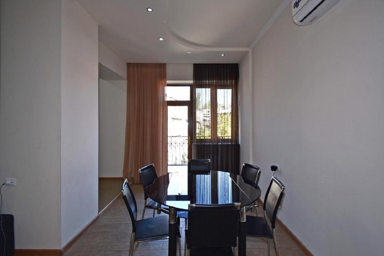 Tumanyan Street 3 Bedroom Deluxe Apartment With Large Balcony Tm662 Yerevan Ngoại thất bức ảnh