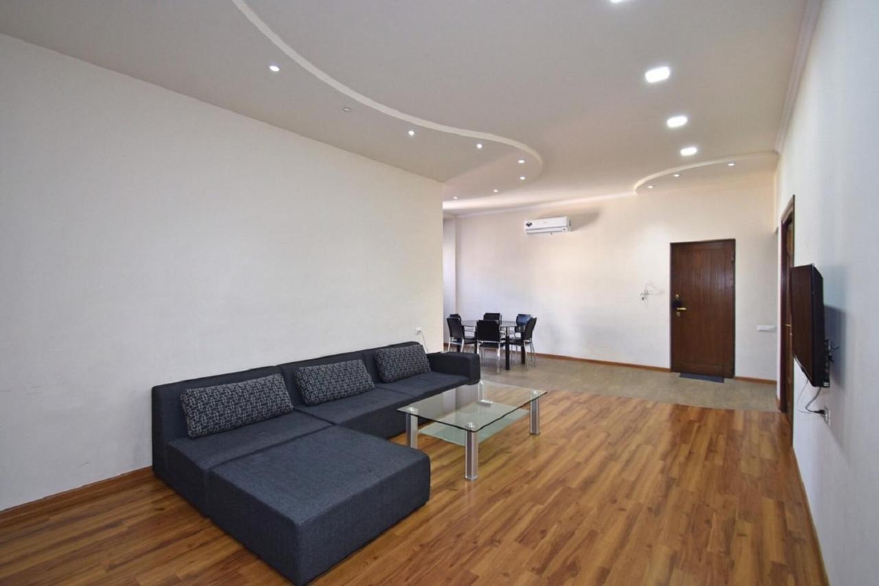 Tumanyan Street 3 Bedroom Deluxe Apartment With Large Balcony Tm662 Yerevan Ngoại thất bức ảnh