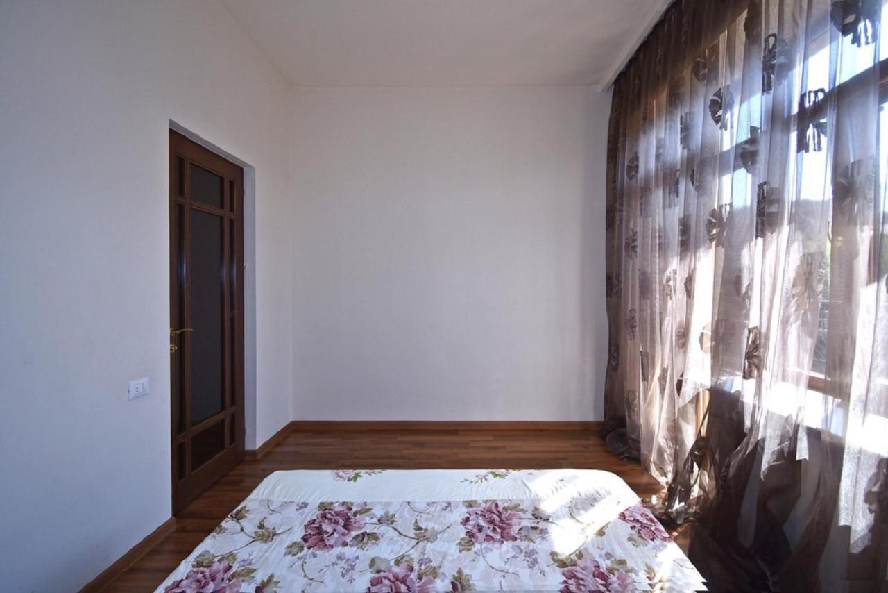 Tumanyan Street 3 Bedroom Deluxe Apartment With Large Balcony Tm662 Yerevan Ngoại thất bức ảnh