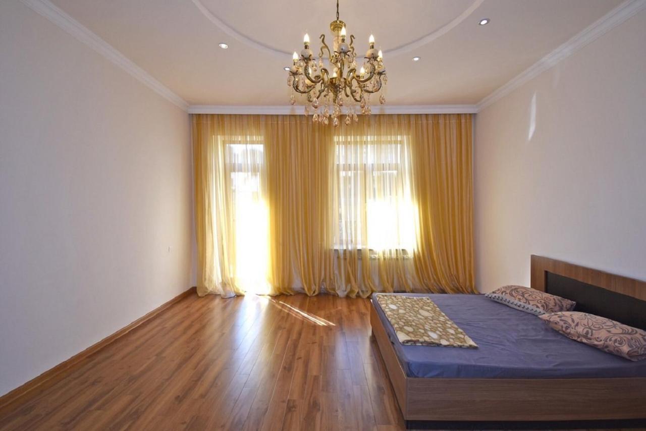 Tumanyan Street 3 Bedroom Deluxe Apartment With Large Balcony Tm662 Yerevan Ngoại thất bức ảnh