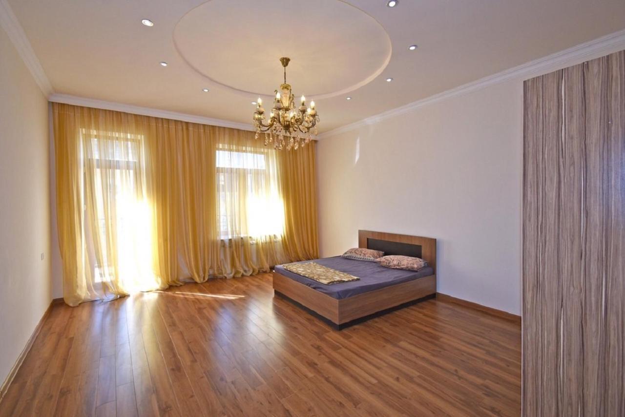 Tumanyan Street 3 Bedroom Deluxe Apartment With Large Balcony Tm662 Yerevan Ngoại thất bức ảnh