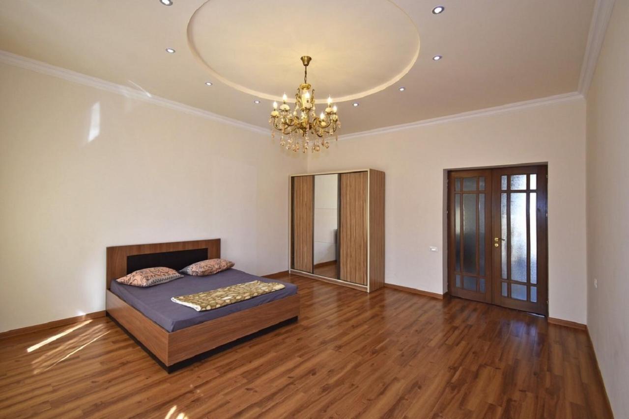 Tumanyan Street 3 Bedroom Deluxe Apartment With Large Balcony Tm662 Yerevan Ngoại thất bức ảnh